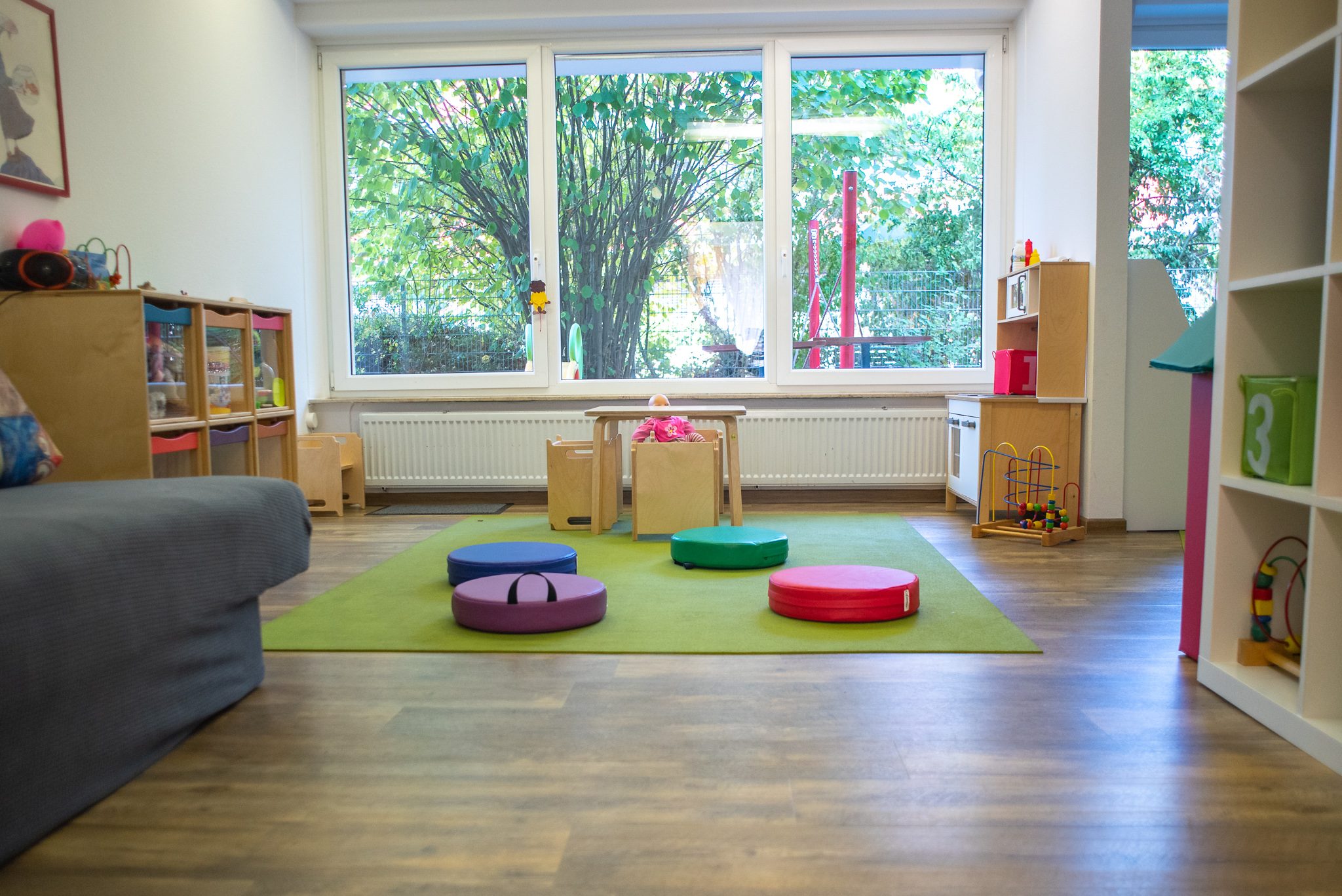 Spielraum mit Blick in den Garten Image